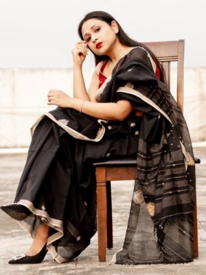 Black Handwoven Cotton Jamdani Sari
