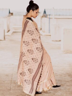 Elevate your summer wardrobe with our cotton sarees for women! Explore our Tussar Cotton Handwoven Jamdani Sari in Black, perfect for summer.